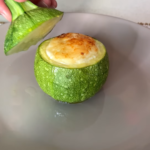 Cultiver des oignons verts sur une serviette :