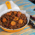 Blancs de Poulet aux Noix de Cajou : Un Plat Sauté Savoureux et Croquant